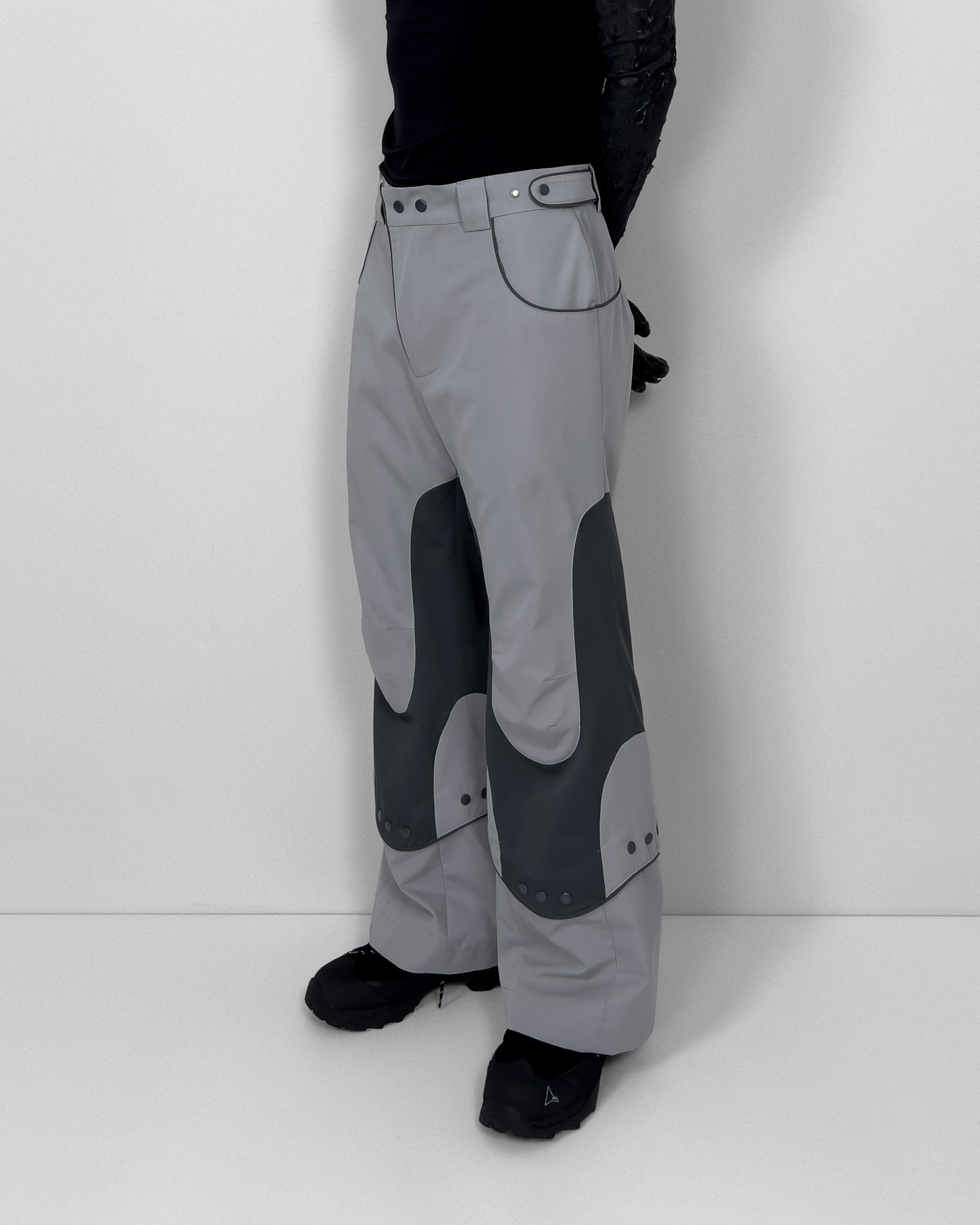 Wavy line pants